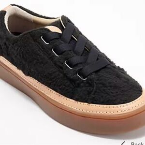 Revitalign gore teddy sneakers black size 8.5 New